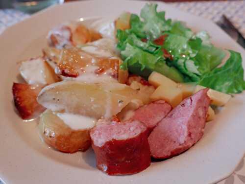 Pommes de terre - saucisse - cancoillotte chaude - Une Bisontine en cuisine