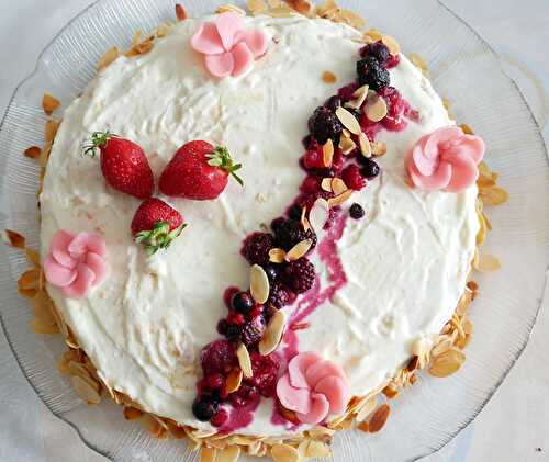 Le gâteau aux fruits rouges (type fraisier, framboisier)