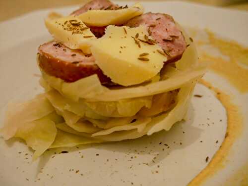 Millefeuille chou - pommes de terre - saucisse de Morteau - Comté et cumin