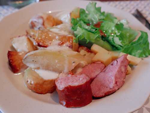 Pommes de terre - saucisse - cancoillote