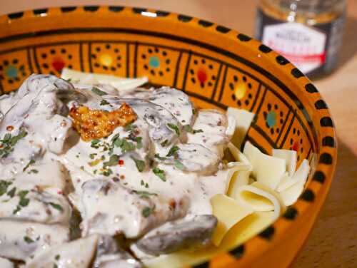 Tagliatelles et champignons sauce crème et moutarde (Le Comptoir de Mathilde)