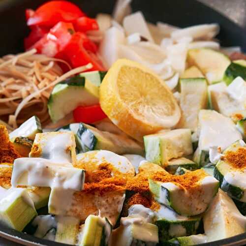 One pot pasta : nouilles, courgettes, citron, curry et lait de coco