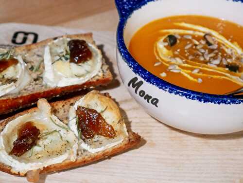 Velouté de carottes au curry et tartines de chèvre chaud, romarin et confiture de figues