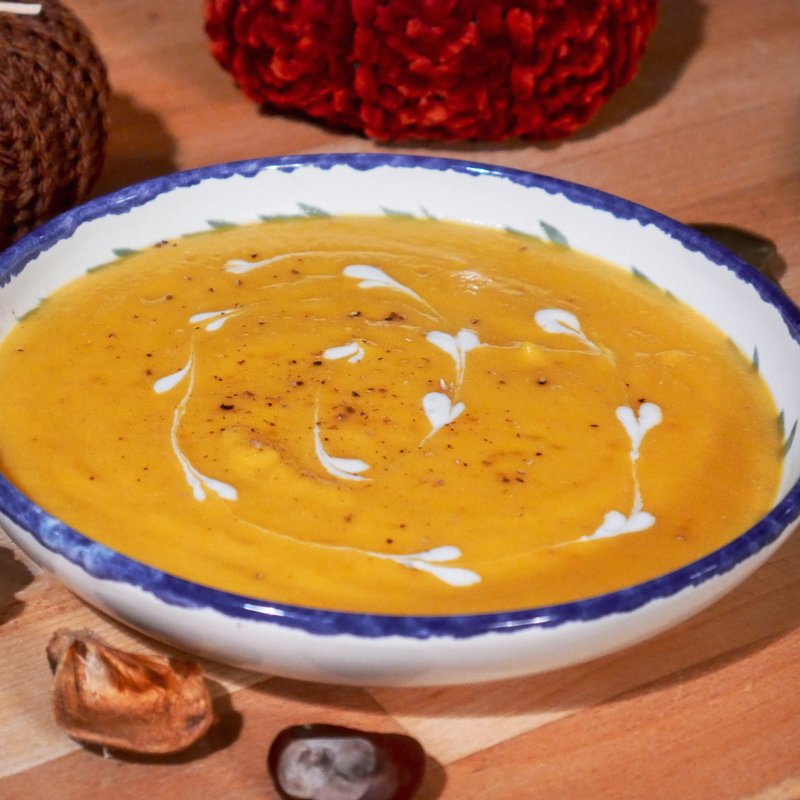 Velouté de butternut, patate douce, lentilles corail & lait de coco