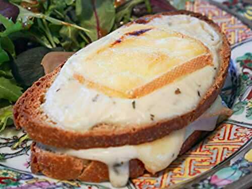 Croque-Monsieurs à la raclette et béchamel au thym 