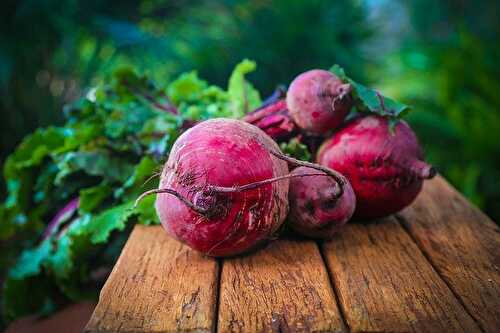 Mélange de betteraves et de légumes au thon