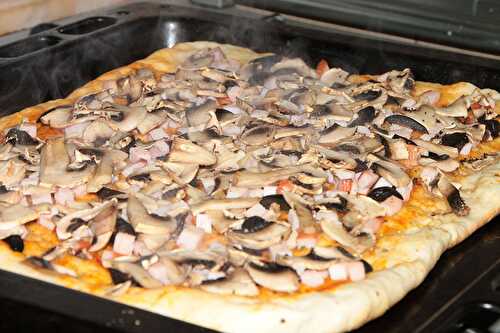 Recette de pizza avec les restes : jambon, fromage et champignons de Paris - Une cuillère en bois #lille #gastronomie