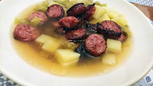 Soupe de poireaux, saucisses et pomme de terre