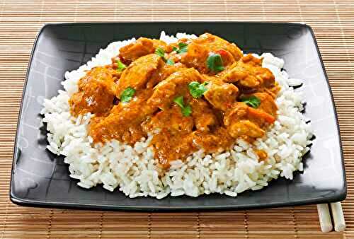 Poulet au curry : la recette facile et parfumée qui régale toute la famille