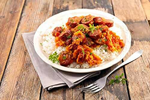 Rougail saucisse : le plat réunionnais qui rassemble petits et grands