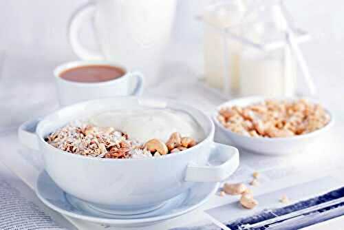 Flocons d’avoine et yaourt pour maigrir : le duo gagnant pour un petit-déjeuner minceur