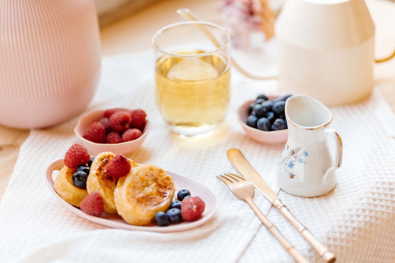 Brunch façon tea party : l’art de recevoir avec douceur et élégance