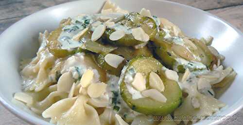 Farfalles aux courgettes, sauce au chèvre