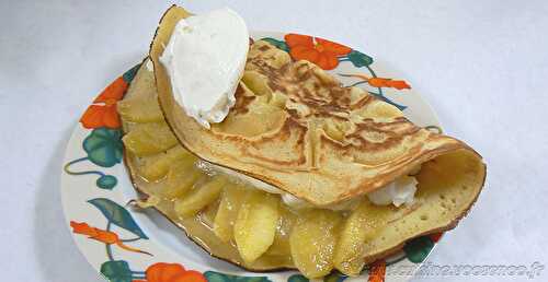 Farz Pitilig aux pommes caramélisées et chantilly