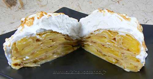 Gâteau de crêpes aux pommes, caramel beurre salé et meringue italienne