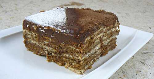 Gâteau thé brun, chocolat et café