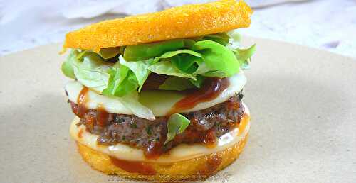 Hamburger de polenta au paprika, steak de bœuf et chorizo