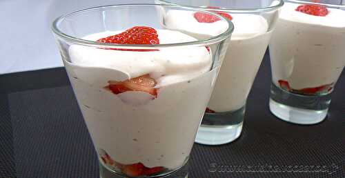 Mousse aux fraises, ricotta à la vanille et zeste de citron