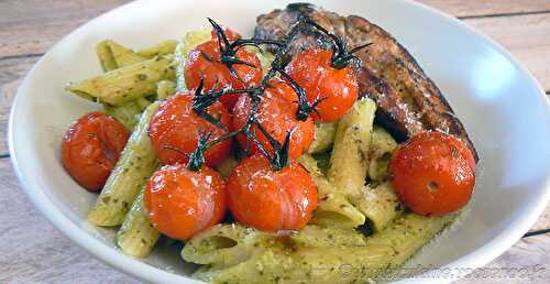 Penne au pesto, tomates cerises rôties