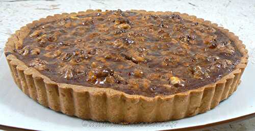 Tarte aux noix et caramel, glaçage à l’abricot