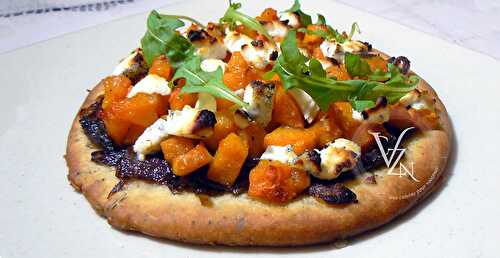 Pizza aux oignons caramélisés, butternut et chèvre