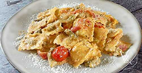 Raviolis crémeux, tomates et poivrons rôtis