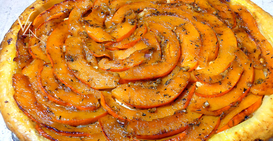 Tatin de potimarron, chèvre, pignons et miel