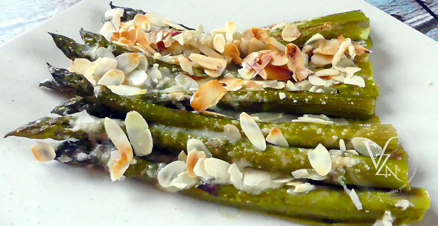 Asperges vertes au parmesan et amandes