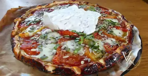 Tarte tomate ancienne, basilic et fromages