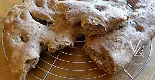 Fougasse aux tomates séchées et olives noires