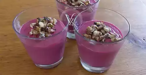 Crème de betterave à la feta et noix