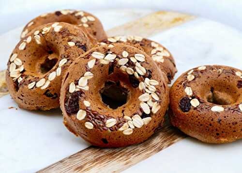 Beignets du petit déjeuner cuits au four sans sucre ajouté ni lactose, aux trois farines