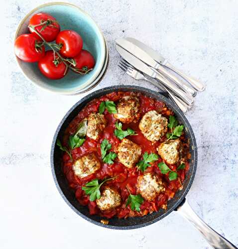 Boulettes de porc au feta en sauce tomate