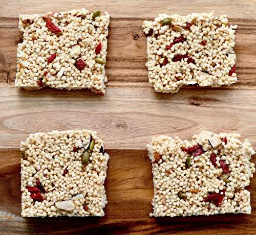 Carrés au quinoa soufflé au miel et à plein d’autres bonnes choses