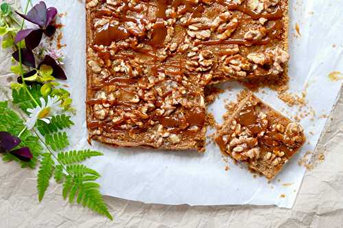 Carrés faciles et rapides au dulce de leche et aux noix de Grenoble