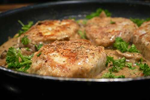 Côtelettes de porc au poivre et aux champignons