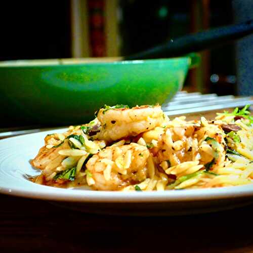 Crevettes à la méditerranéenne sur un lit d’orzo crémeux