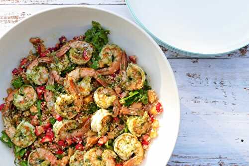 Crevettes aux herbes sur salade de fraise, de cantaloup et de millet