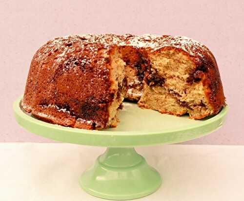 Gâteau « coffee cake » aux noisettes grillées et au chocolat et caramel