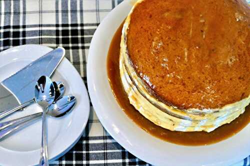 Gâteau complètement à l’érable (avec une sauce à l’érable)