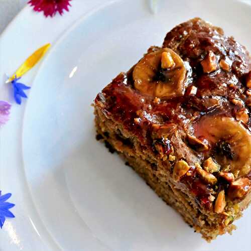 Gâteau sans sucre aux bananes, dattes et noix de cajou