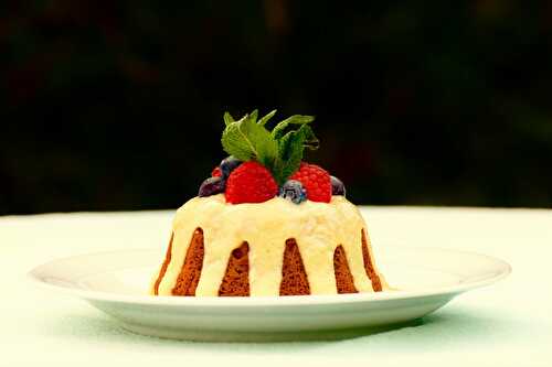 Petits gâteaux Bundt à l’Amaretto avec sa crème anglaise