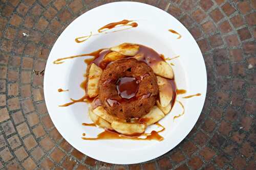   Petits gâteaux Bundt avec pommes poêlées au caramel à la fleur de sel