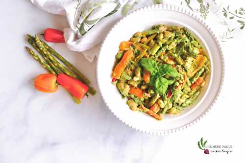 Salade tiède d’asperges, haricots blancs, et poivrons rôtis