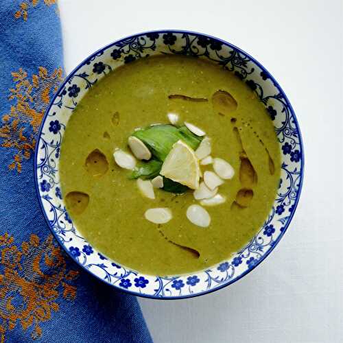 Soupe verte au pain et à l’huile d’olive