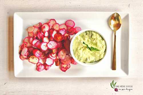 Trempette riche et onctueuse à l’avocat et au labneh (yogourt)