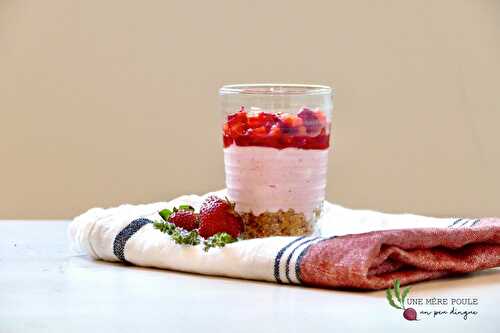 Verrines de gâteau au fromage aux fraises et sans cuisson