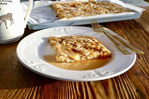 Pancakes aux pommes et protéines végétales texturées (PVT) sur plaque