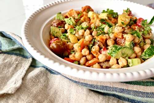 Salade crémeuse de pois chiches vinaigrette au tahini