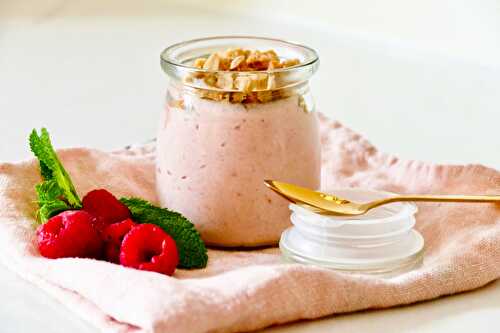 Mousse de rhubarbe et framboise avec crumble à l’avoine